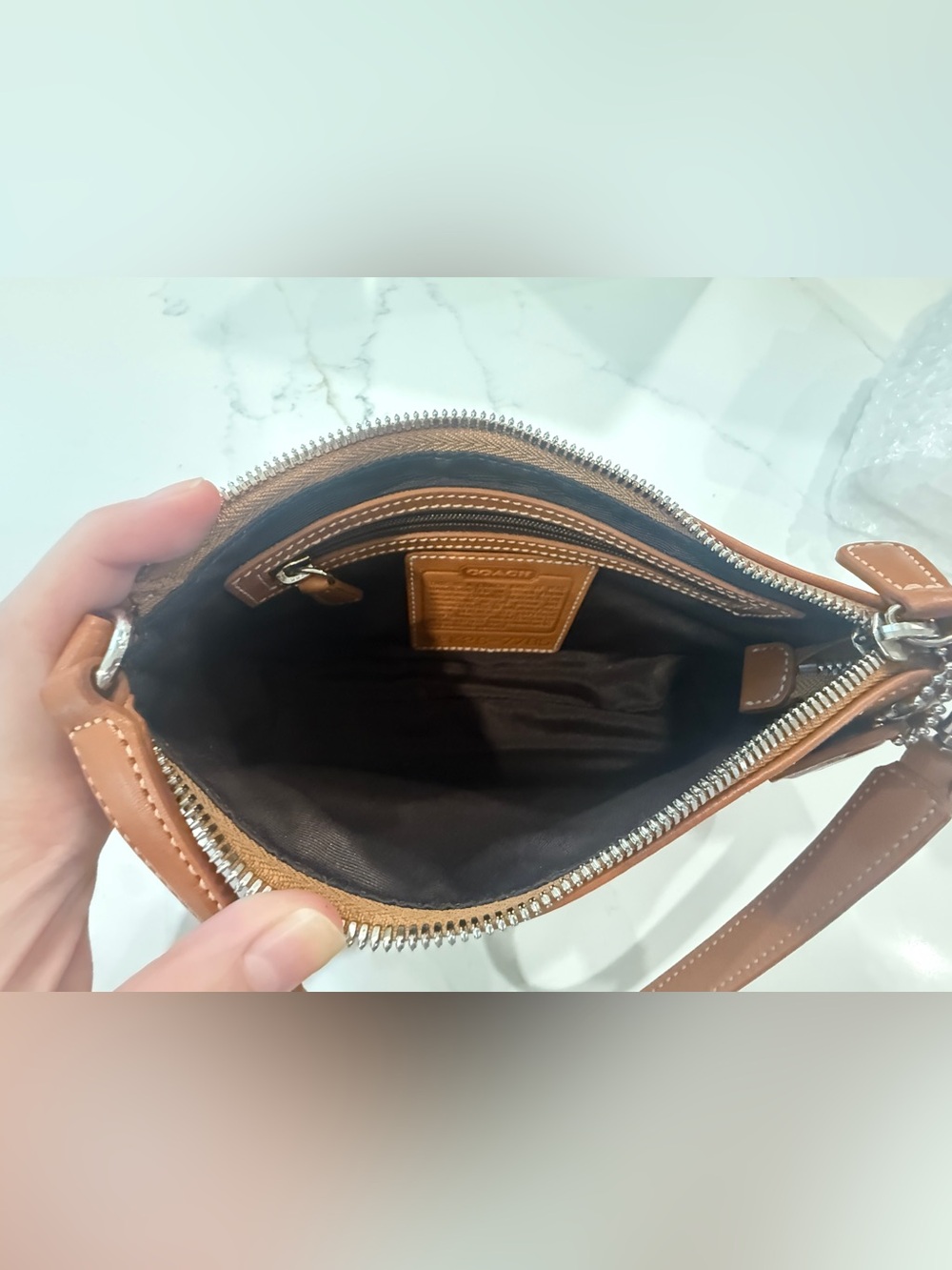 Vintage Coach Hamptons Demi Mini #7785 British Tan Leather Y2K Shoulder Bag - Picture 5 of 7